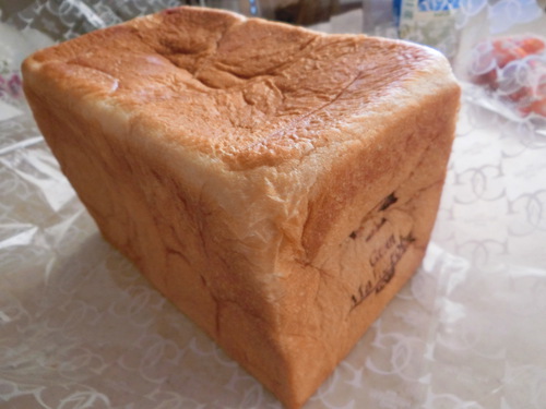 神戸Gran Mahorobaの「王様のカシミヤ食パン」を購入