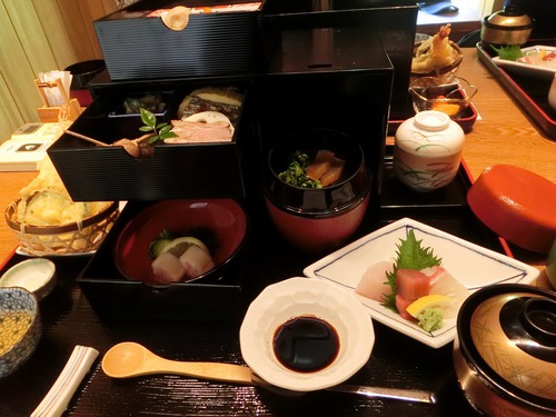 三段重で出てきたランチ「秀峰」 三段重で出てきたランチ「秀峰」