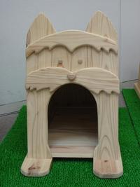 犬の形をした犬小屋