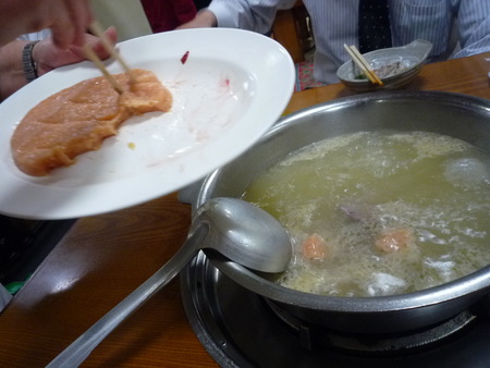 博多の水たきは、少し違う