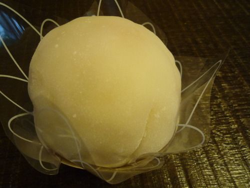 『夢菓房たから』の白桃大福だよ~~~