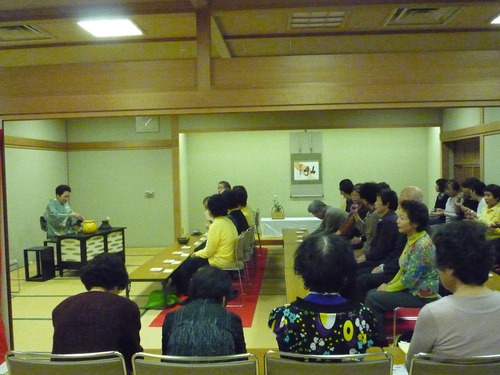 お茶席も阿波おどりも大盛会