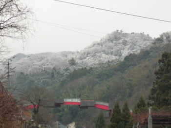 門入の山は雪化粧