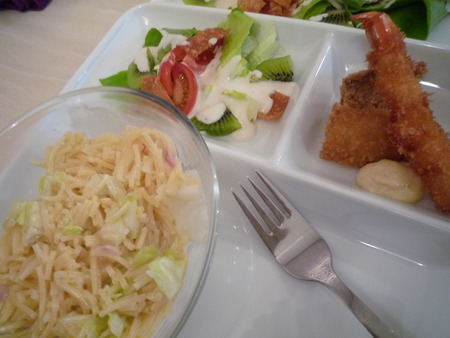 昨夜のディナーは、カフェ ヴィオレッタで