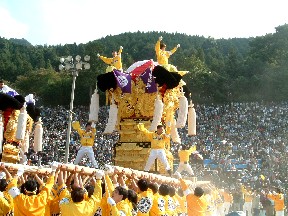 故郷の祭りは、怖い喧嘩祭り