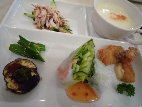 昨夜のディナーは、カフェ ヴィオレッタで