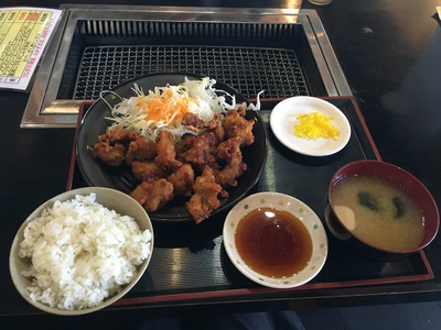 牛若丸で唐揚げ定食。 牛若丸で唐揚げ定食。