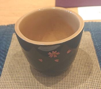 53東条隆一「乾漆ぐい吞み春」 53東条隆一「乾漆ぐい吞み春」