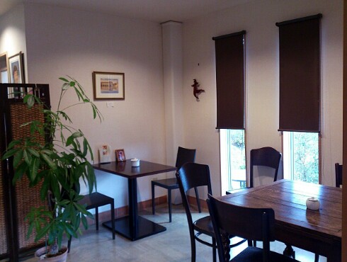 CHEZ ANGELOT