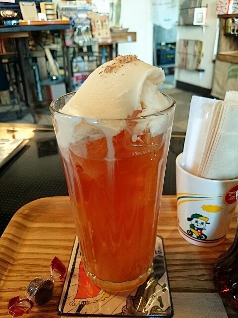 SUNNY ROOT COFFEE ・ ドミノ ピザ SUNNY ROOT COFFEE ・ ドミノ ピザ