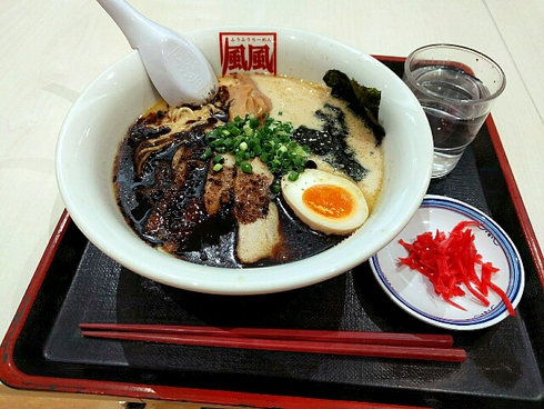 風風ラーメン 〜 粉もん屋 ま~ちゃん 風風ラーメン 〜 粉もん屋 ま~ちゃん