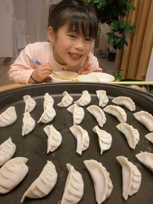 今日は餃子ですぅ♪