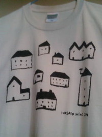 イワサトミキさんのTシャツは..mikakoさんのは..