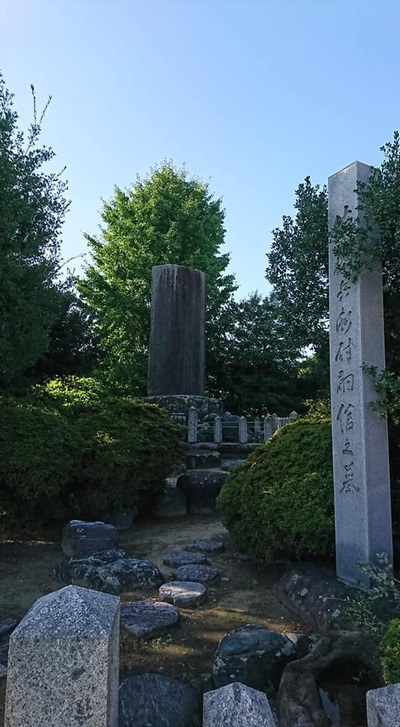 古高松 古高松と牟礼町の境にある、佐藤継信の墓。 古高松 古高松と牟礼町の境にある、佐藤継信の墓。