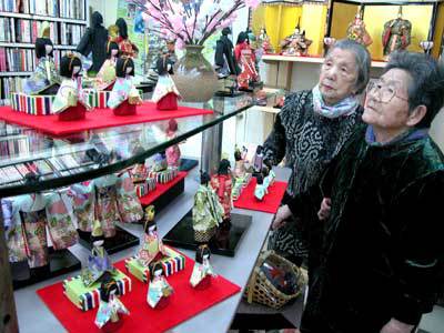 平成27年2月、3月|孝寿 富行・和紙人形展(さんぽ道) 平成27年2月、3月|孝寿 富行・和紙人形展(さんぽ道)