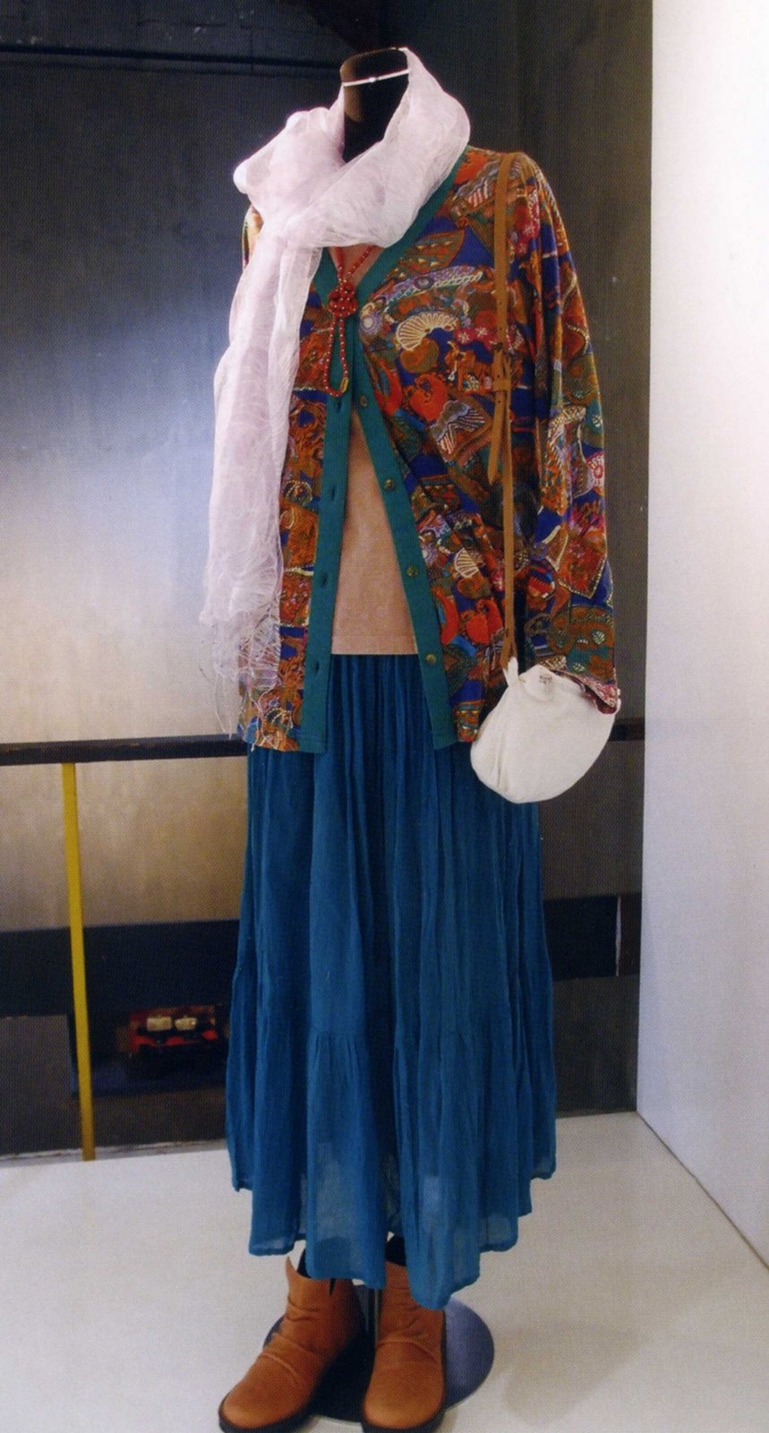 平成27年3月|エスニックモダンのファッション展~2015 春夏編~(ファイブ・ペニイズ) 平成27年3月|エスニックモダンのファッション展~2015 春夏編~(ファイブ・ペニイズ)