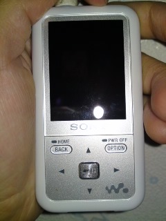はい,SONY