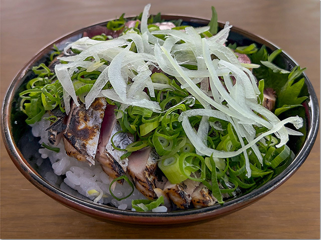 鰹のたたき丼 藤原鮮魚店 四万十町