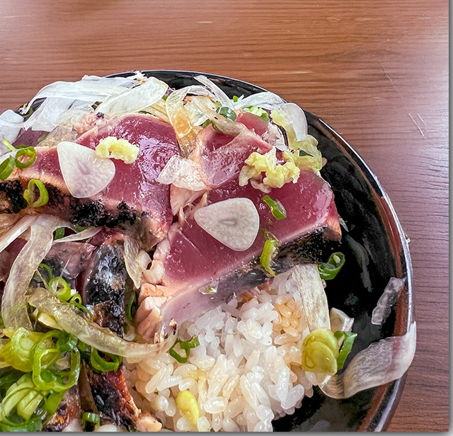 鰹のたたき丼 藤原鮮魚店 四万十町