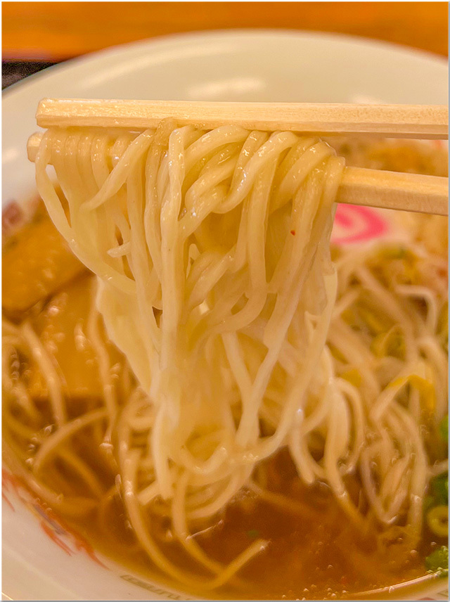 380円中華そば かすが町市場