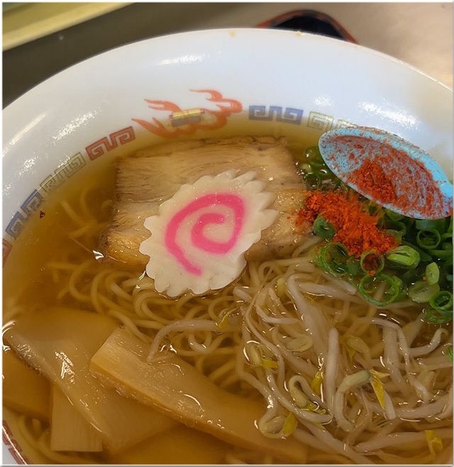 380円中華そば かすが町市場