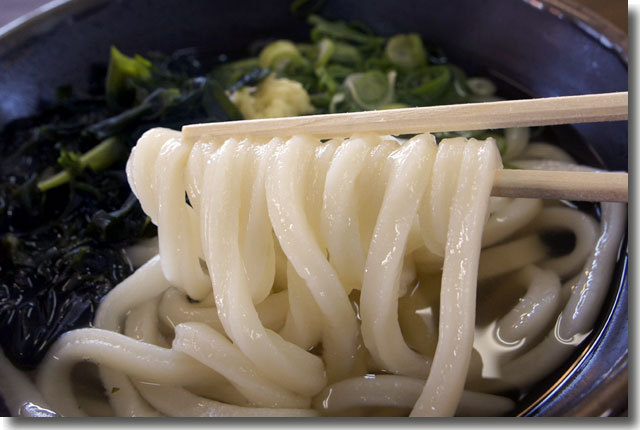元ムエタイ王者 パティパン小林氏が店長 こがね製麺所多度津店
