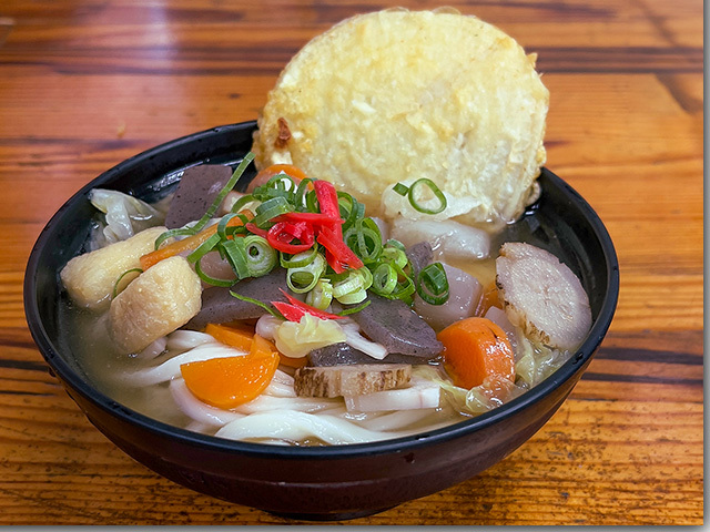 冷やし野菜うどん@うどん市場めんくい