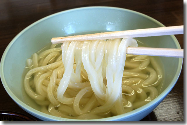 絶対うまい出汁で食べる釜揚げ@名も無いうどん屋