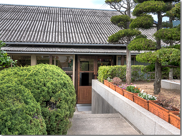 Cafe にがり衛門 入り口
