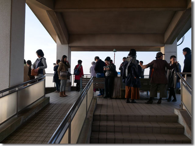 紫雲出山から夕日を愛でる