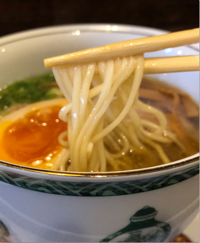 黄金スープの中華そば ミニサイズハルオ サンタダ ラーメン