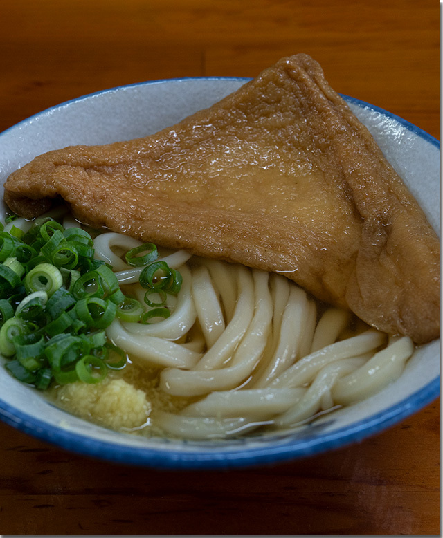 台風の日に出会った心に染みいる一杯のうどん