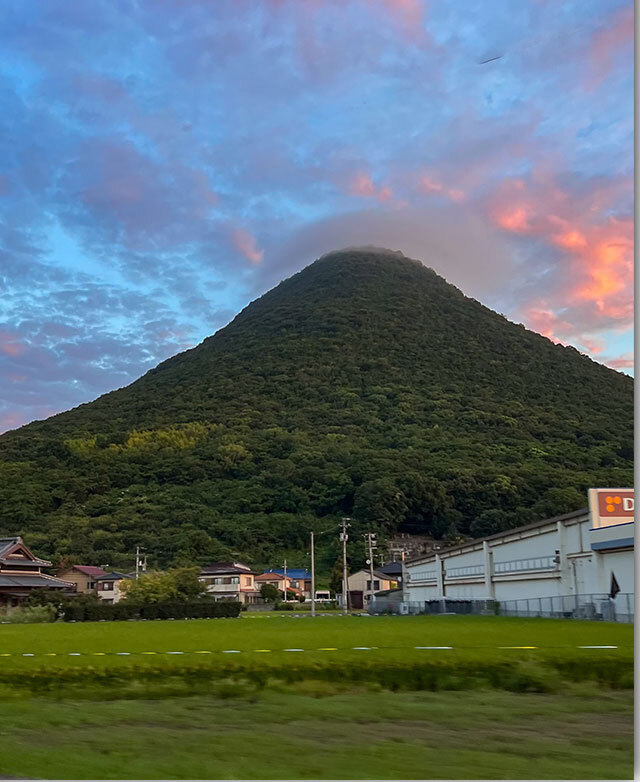 飯野山