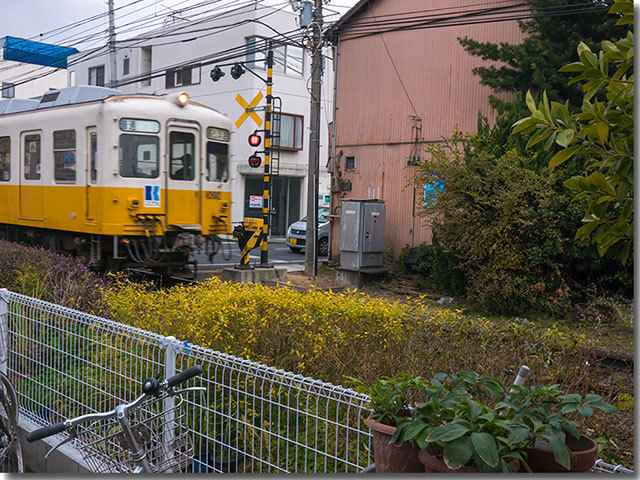 上田名物コトデンの通過