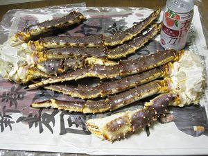 カニ鍋仕込み中。