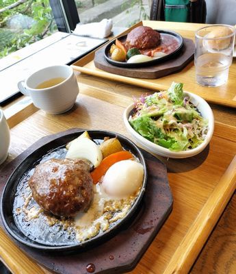 「仏生山の森 窯やきバーグ 五十八」 ♪ 「仏生山の森 窯やきバーグ 五十八」 ♪