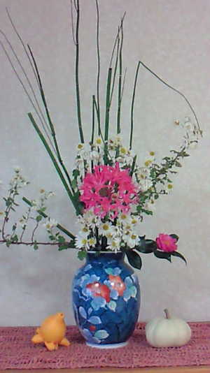 椿の花瓶に・・・