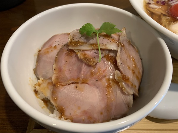 らぁ麺すずむし(冷やし煮干しらぁ麺) らぁ麺すずむし(冷やし煮干しらぁ麺)