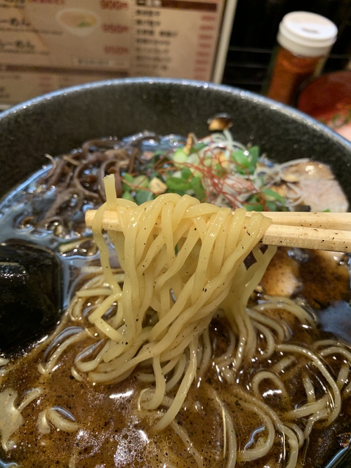【ニンニクの暴力】麺屋 一咲(黒一咲らーめん) 【ニンニクの暴力】麺屋 一咲(黒一咲らーめん)