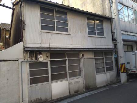 路地裏おんな あるく(笑) 路地裏おんな あるく(笑)