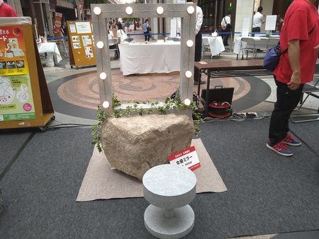 本日6/26 16:00まで丸亀町に 石あかり2020展示 本日6/26 16:00まで丸亀町に 石あかり2020展示