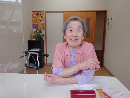 ちょっと冷たい優しい手だった。 ちょっと冷たい優しい手だった。