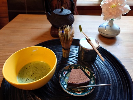 残月亭 普段着のお茶会になります。 残月亭 普段着のお茶会になります。