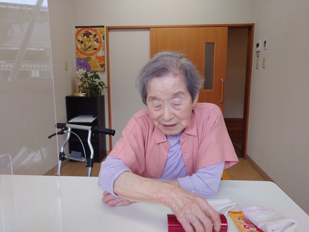 ちょっと冷たい優しい手だった。 ちょっと冷たい優しい手だった。