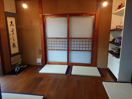 【茶室る庵】 ソーシャルディスタンスを守ったら占い館みたいになった(笑) 【茶室る庵】 ソーシャルディスタンスを守ったら占い館みたいになった(笑)
