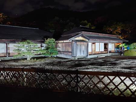 栗林公園秋のライトアップ 本日12/1まで 栗林公園秋のライトアップ 本日12/1まで