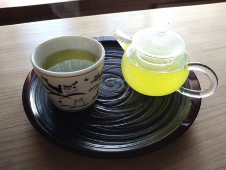 茶でも一服お飲みくだされ 茶でも一服お飲みくだされ