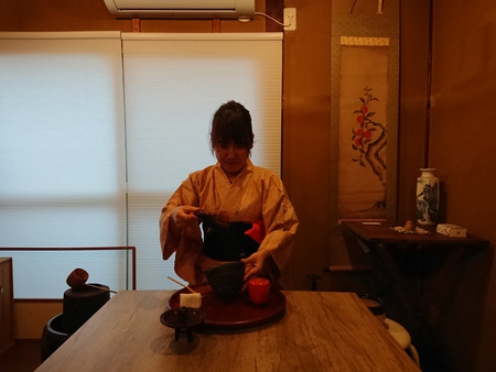 火曜日の茶室る庵 来週は水曜日です。 火曜日の茶室る庵 来週は水曜日です。