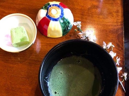 茶でも一服お飲みくだされ 茶でも一服お飲みくだされ