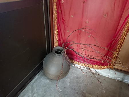 【茶室る庵】 ソーシャルディスタンスを守ったら占い館みたいになった(笑) 【茶室る庵】 ソーシャルディスタンスを守ったら占い館みたいになった(笑)